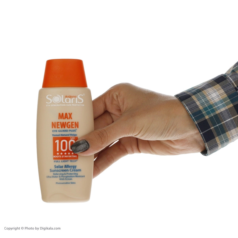 کرم ضد آفتاب رنگی آردن سولاریس، SPF100، مدل Max Newgen، مناسب پوست حساس تنالیته رنگ متوسط و حجم 100 میلی‌لیتر، محافظت کننده در برابر اشعه UVA و UVB، ضد آب و تعریق، ضد حساسیت و التهاب، با ماندگاری 2 ساعته